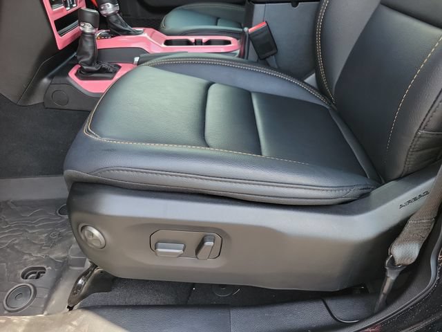 Used 2026 Jeep Wrangler Unlimited Sahara w/ Safety Group AWD/4WD image 13