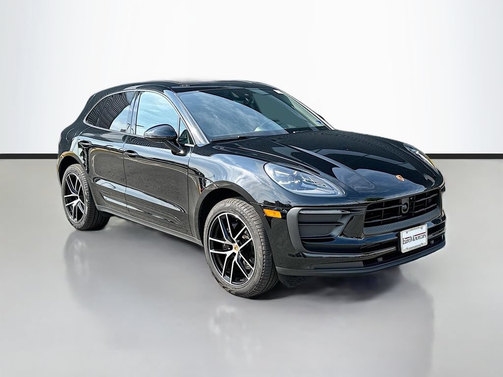 Certified 2026 Porsche Macan AWD/4WD image 7