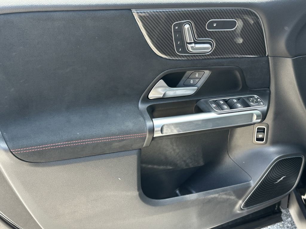 Certified 2025 Mercedes-Benz GLB 250 4MATIC image 11