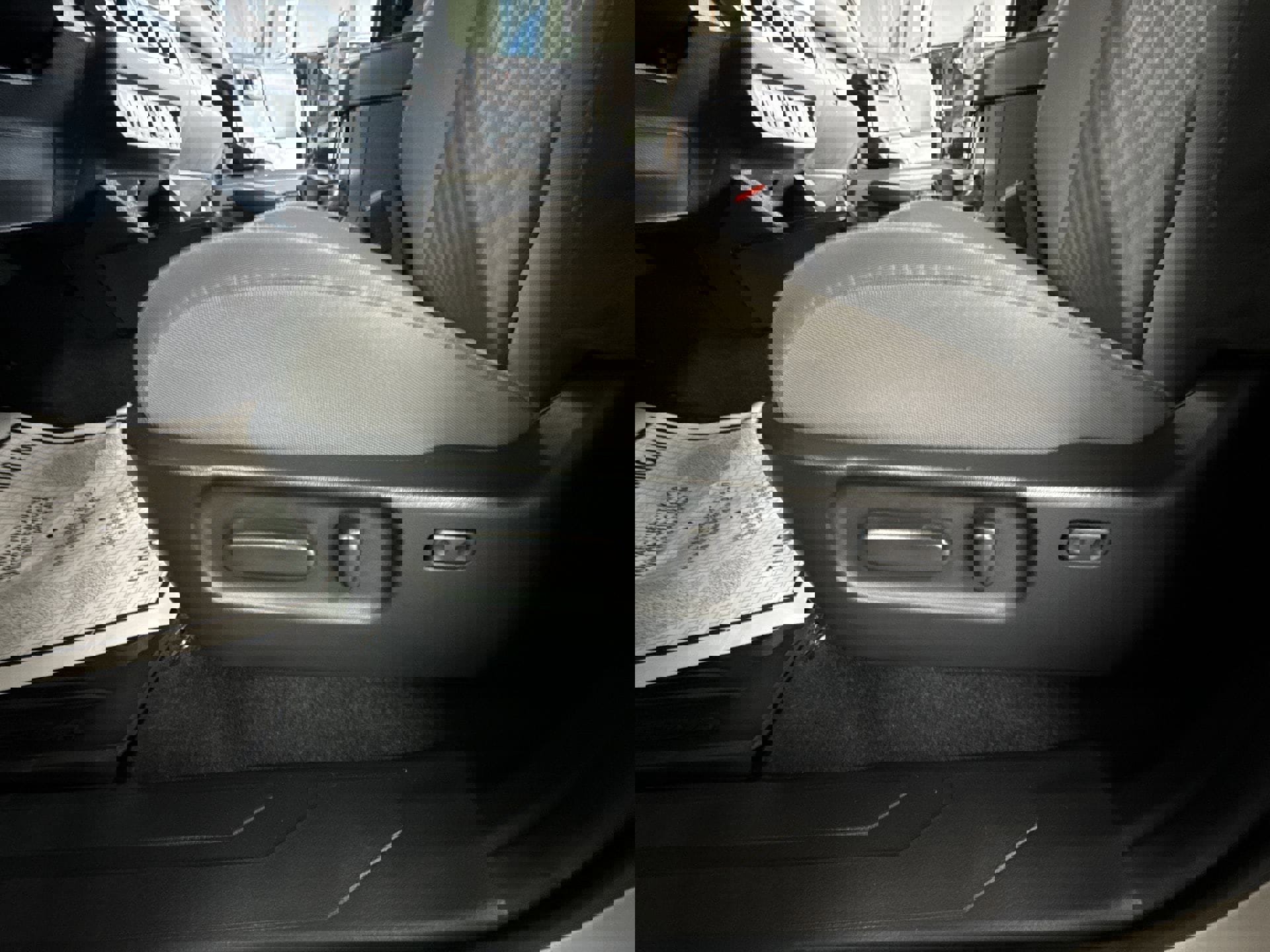 Used 2023 Toyota Tacoma SR image 18