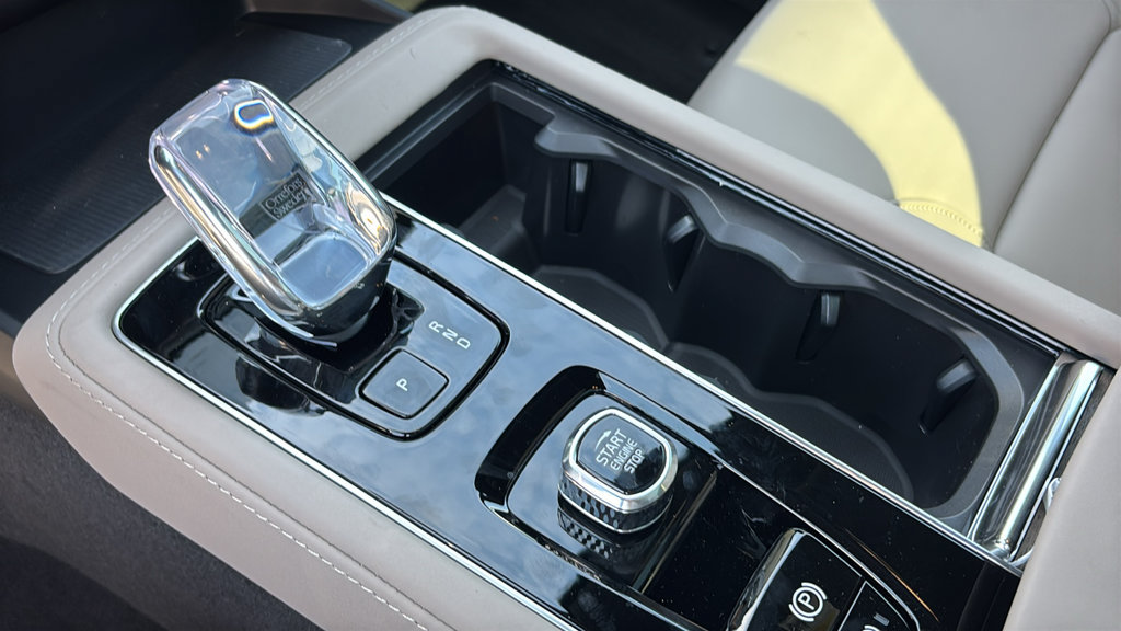 New 2027 Volvo XC90 T8 Plus AWD/4WD image 22