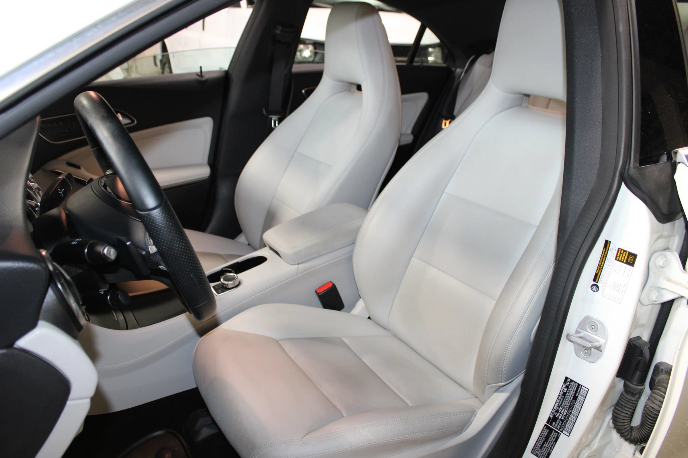 Used 2014 Mercedes-Benz CLA 250 image 22