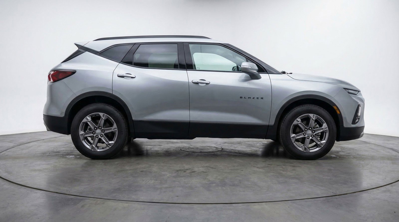 Used 2025 Chevrolet Blazer LT FWD image 11