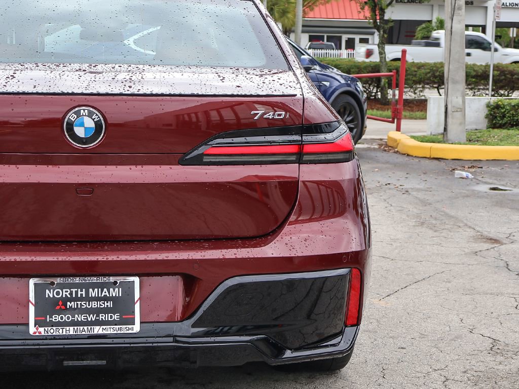 Used 2023 BMW 740i w/ Parking Assistance Package image 20