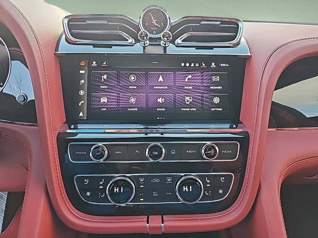 Used 2022 Bentley Bentayga image 29