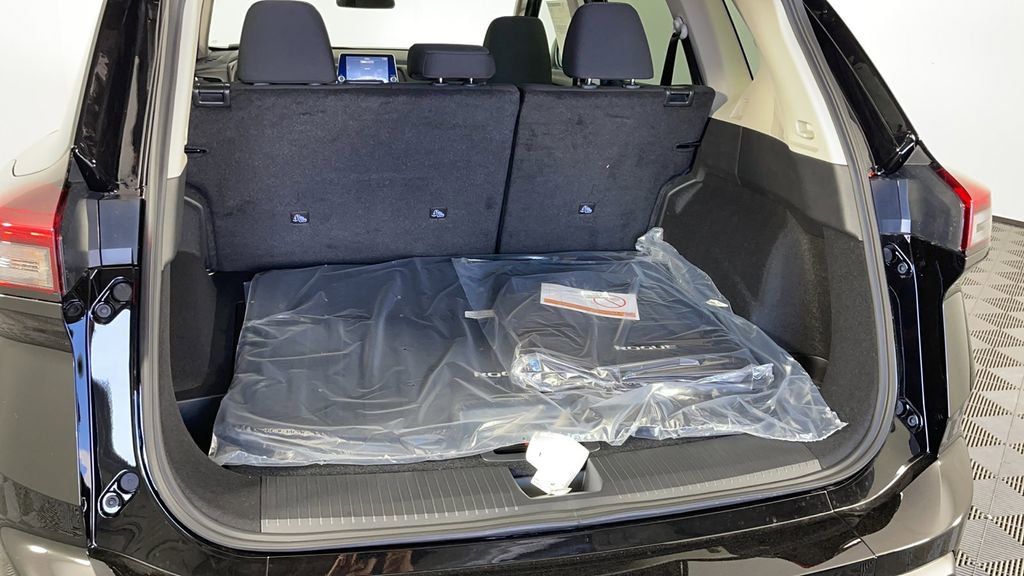 New 2025 Nissan Rogue S image 67