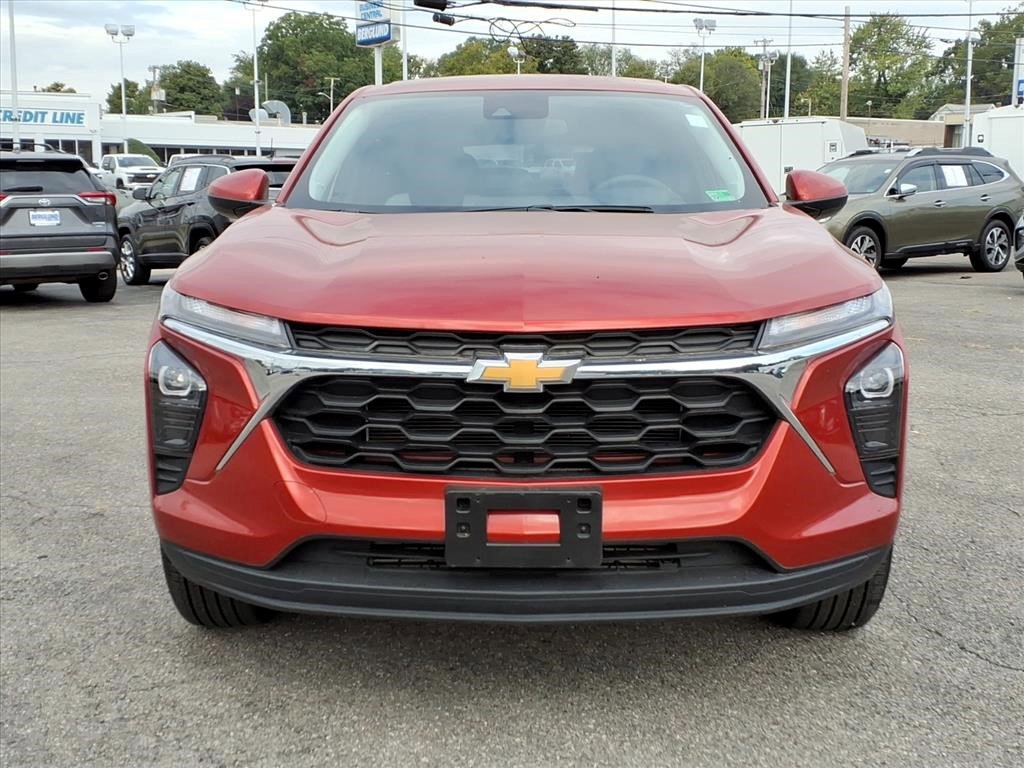 Certified 2024 Chevrolet Trax LS w/ LS Convenience Package image 9