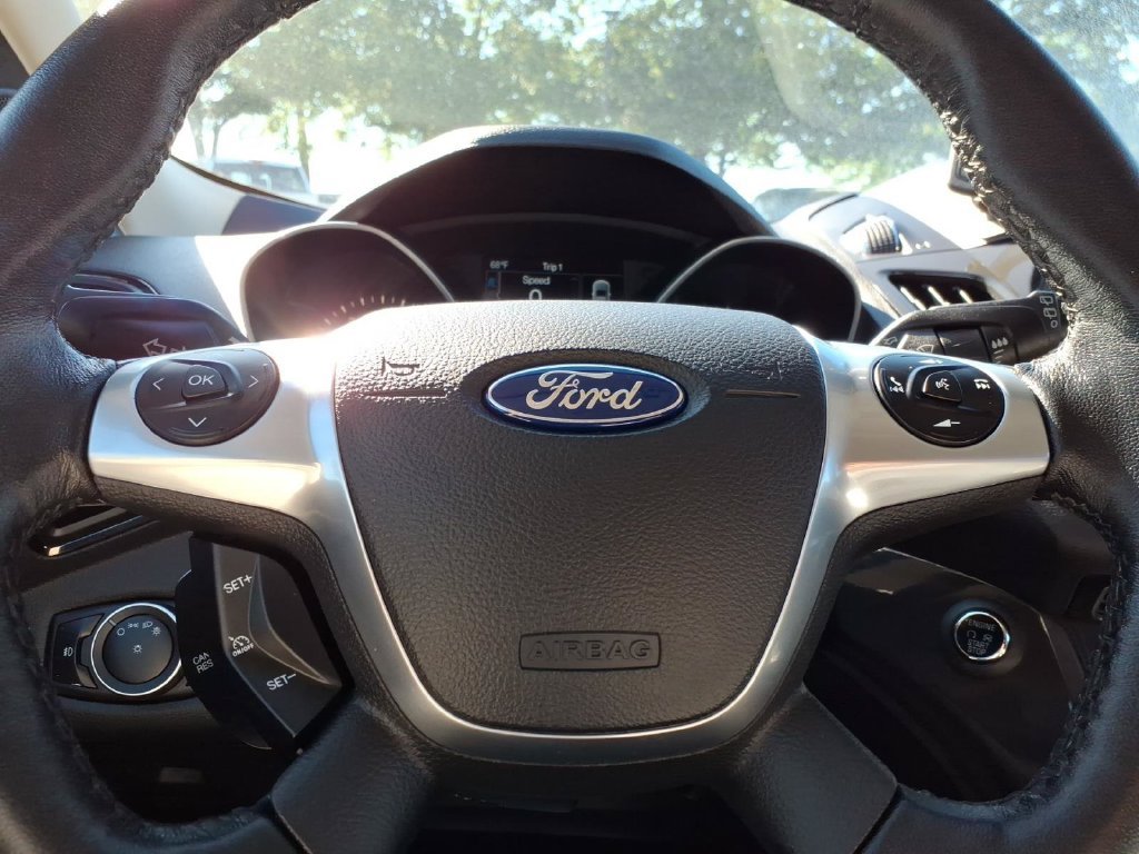 Used 2015 Ford Escape Titanium w/ Equipment Group 301A AWD/4WD image 22