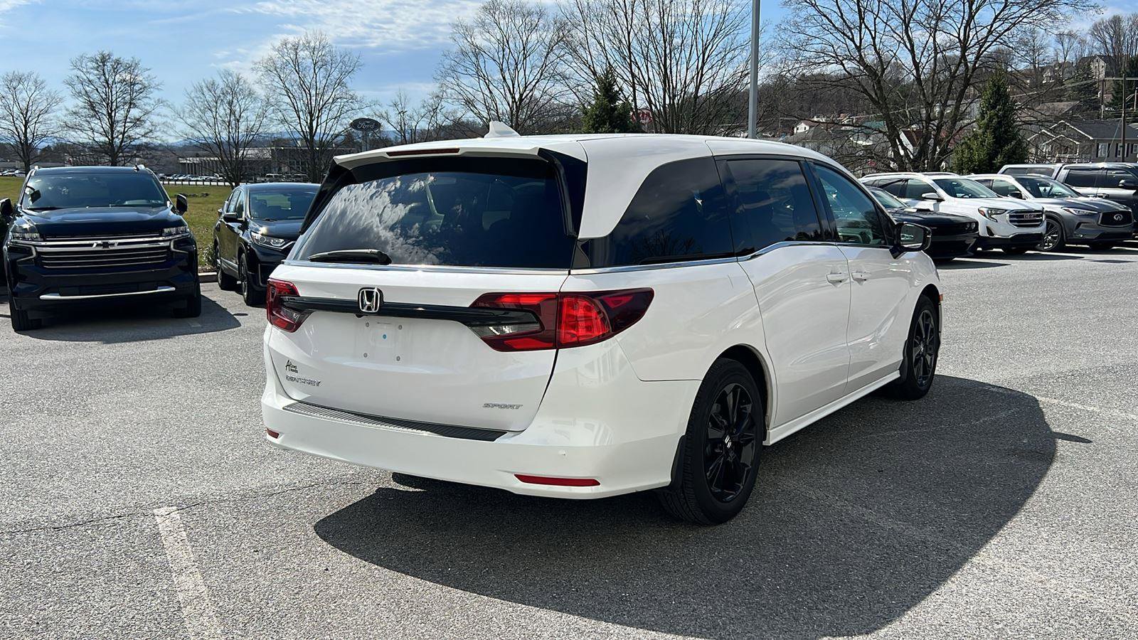 Used 2024 Honda Odyssey Sport image 3