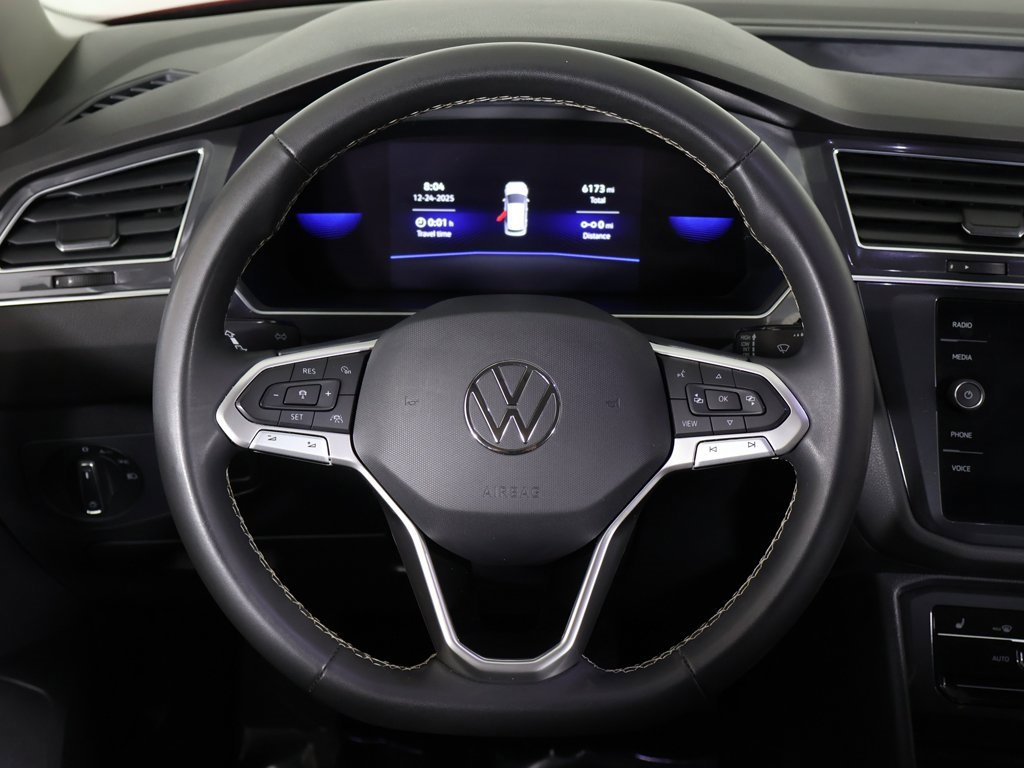 Used 2023 Volkswagen Tiguan SE image 38