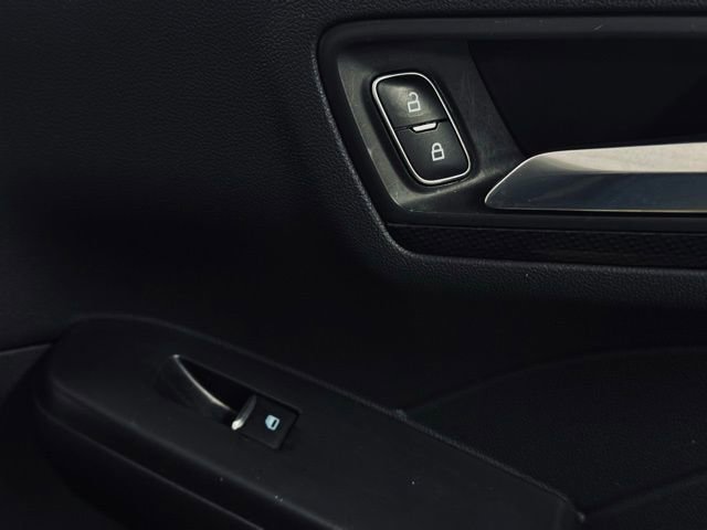 Used 2025 Ford Escape ST-Line image 15