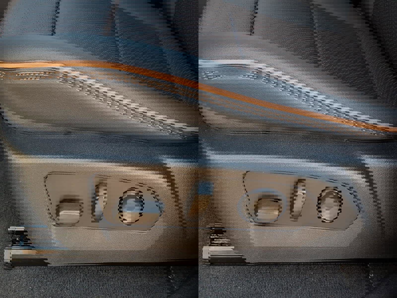 Used 2024 GMC Canyon AT4 w/ AT4 Premium Package image 29