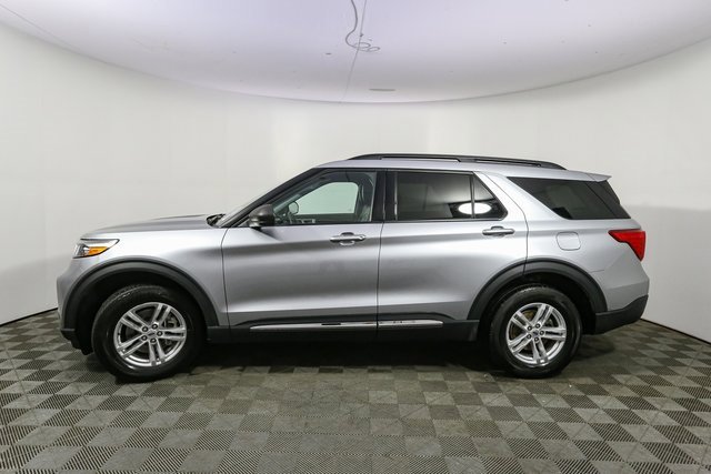 Used 2023 Ford Explorer XLT w/ Equipment Group 202A image 6