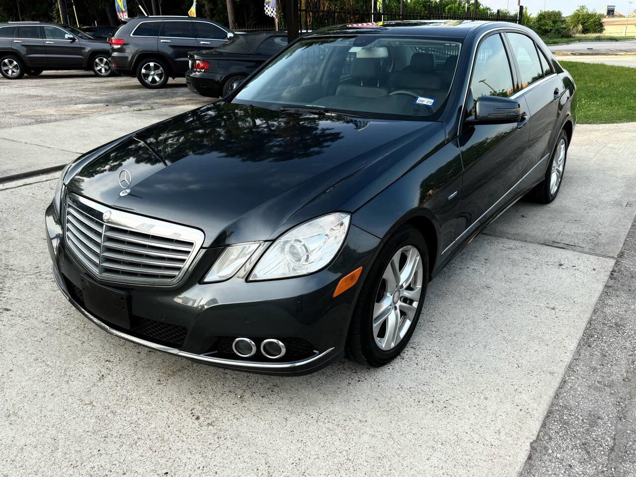 Used 2011 Mercedes-Benz E 350 BlueTEC Sedan image 2