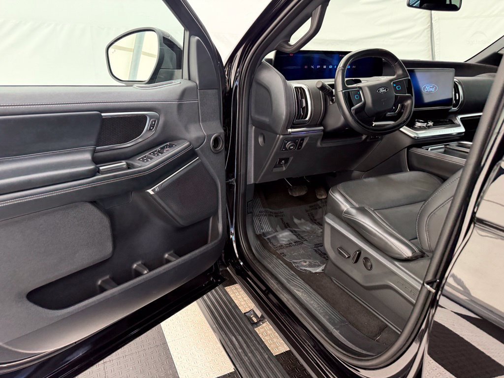 Certified 2025 Ford Expedition Max Platinum w/ Stealth Performance Package AWD/4WD image 42