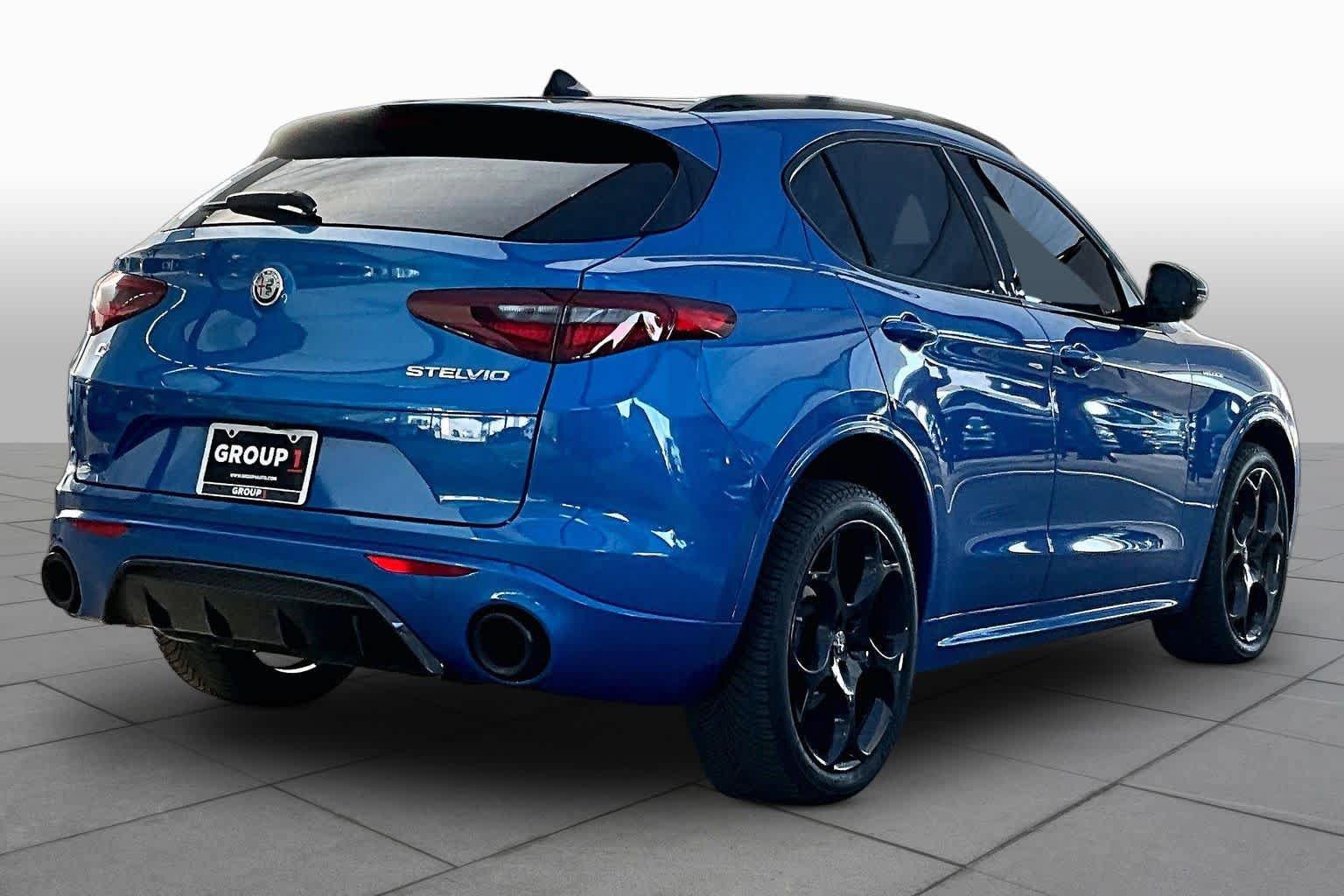 Used 2022 Alfa Romeo Stelvio Veloce AWD/4WD image 13
