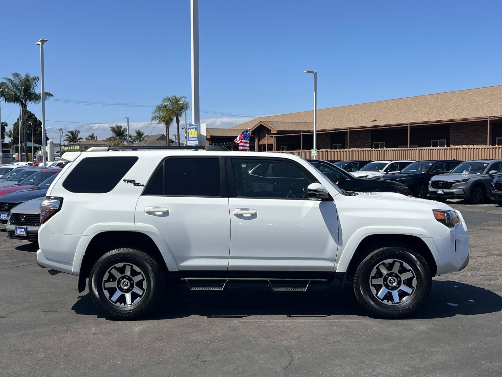 Used 2023 Toyota 4Runner TRD Off-Road Premium w/ Moonroof Package AWD/4WD image 27