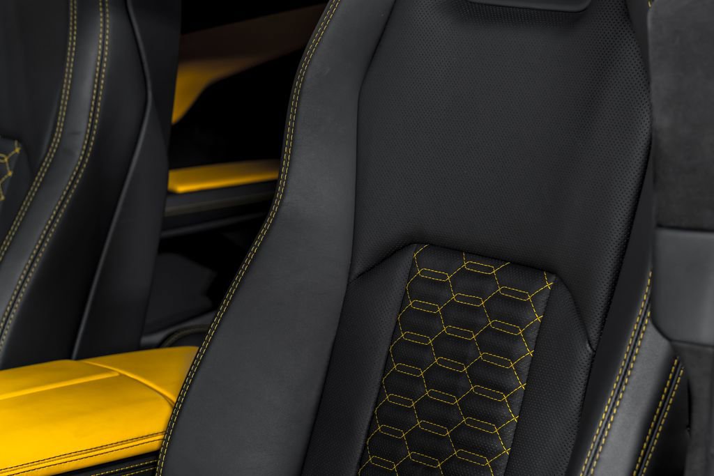 Used 2022 Lamborghini Urus AWD/4WD image 20