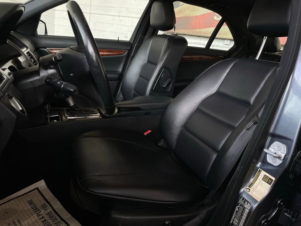 Used 2011 Mercedes-Benz C 300 4MATIC Sedan image 11