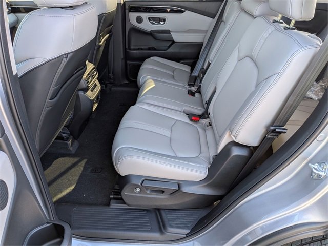 New 2025 Honda Pilot Touring image 25