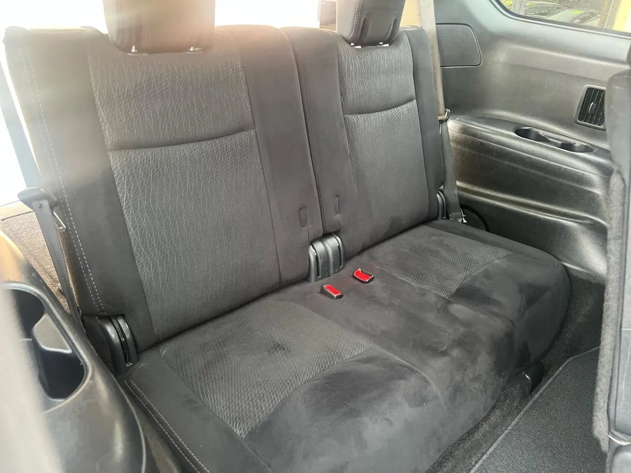 Used 2015 Nissan Pathfinder SV FWD image 29