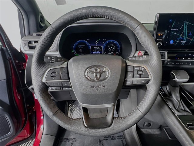 Used 2025 Toyota Sienna Platinum image 15