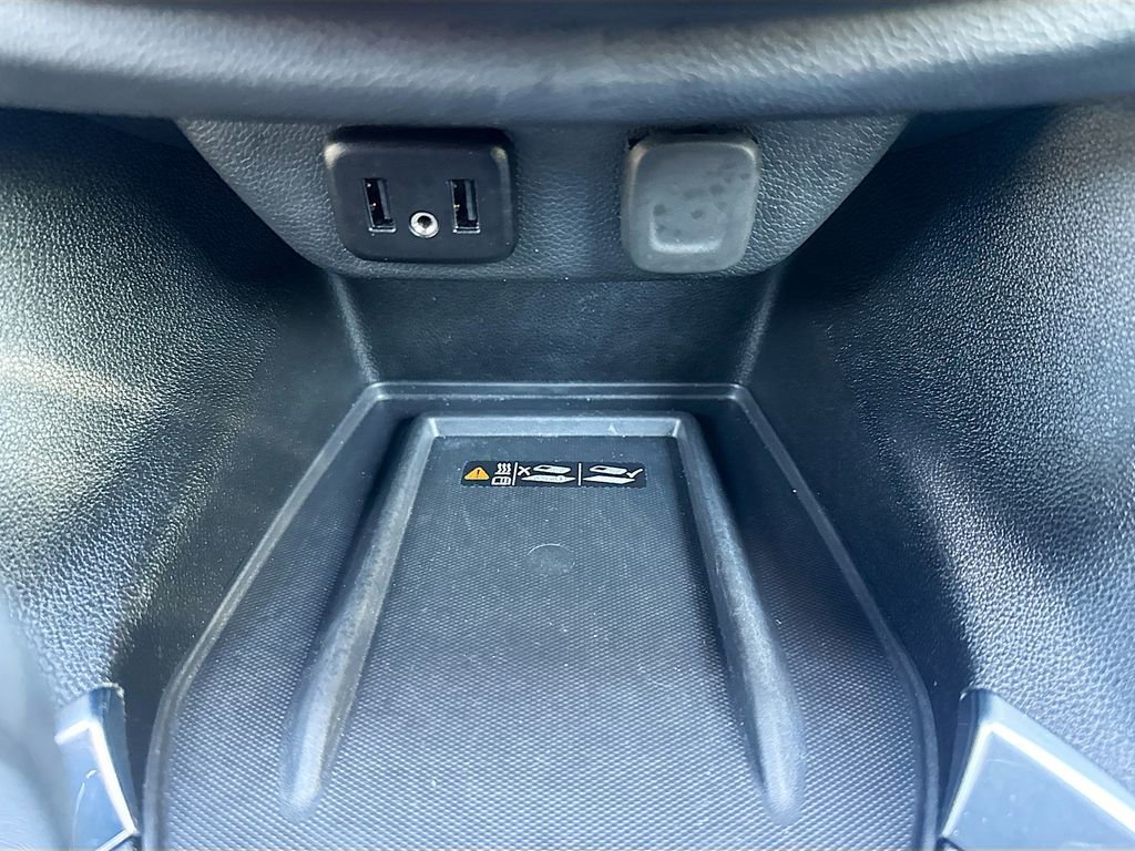 Used 2023 Chevrolet Traverse LT FWD image 24