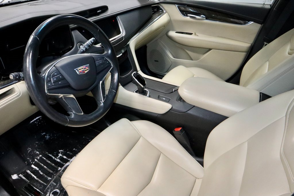 Used 2019 Cadillac XT5 Base image 22