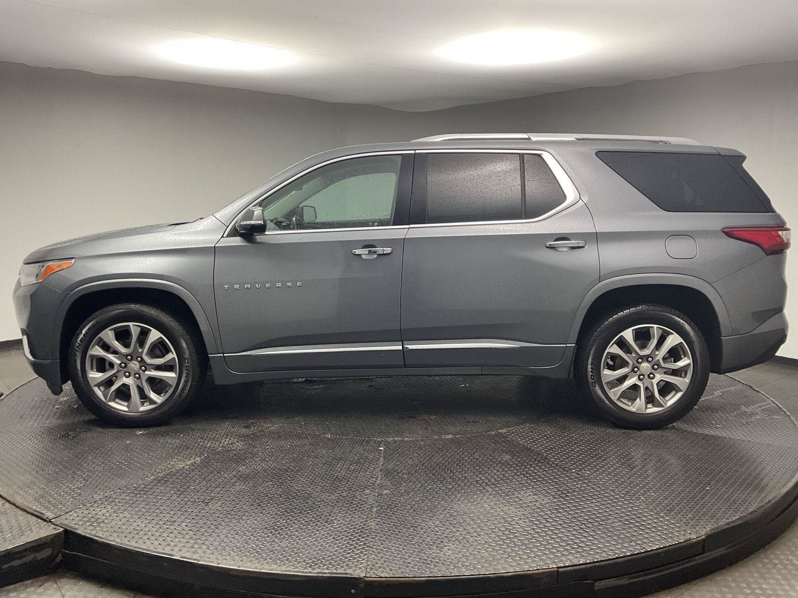 Used 2020 Chevrolet Traverse Premier FWD image 4