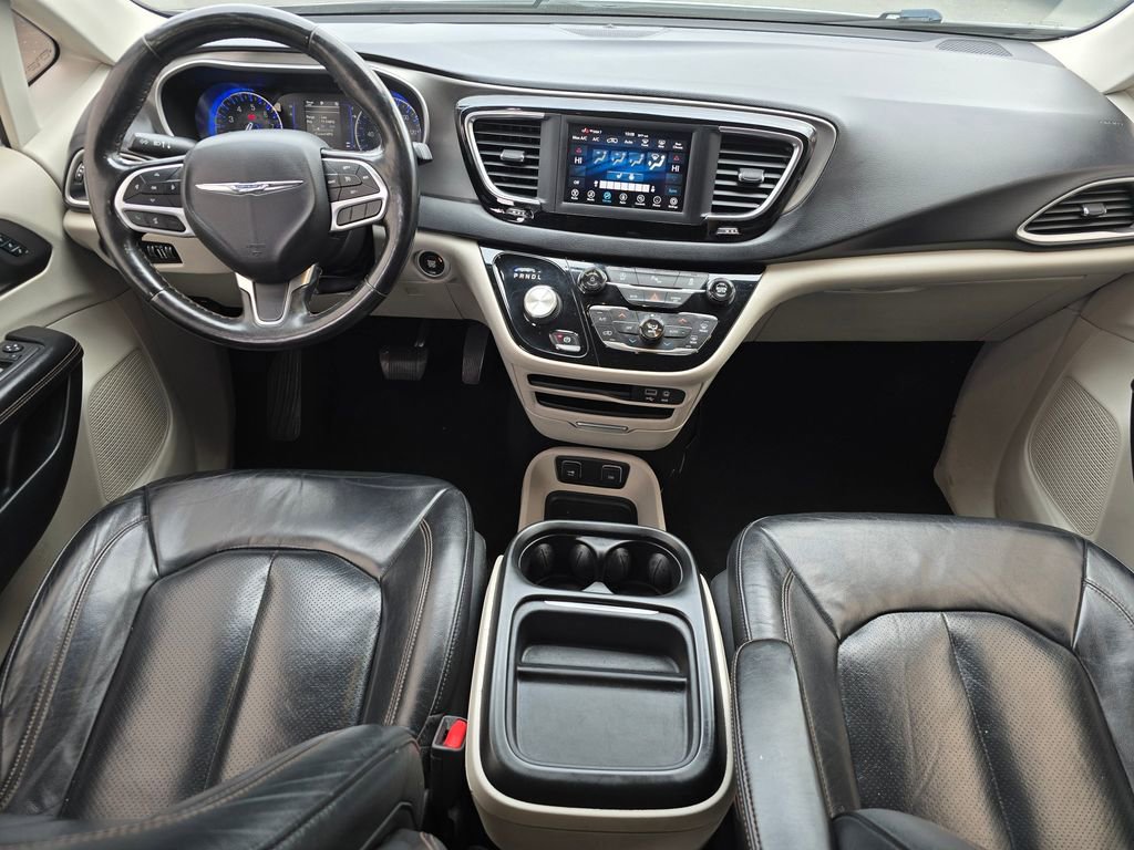 Used 2020 Chrysler Pacifica Touring-L FWD image 20