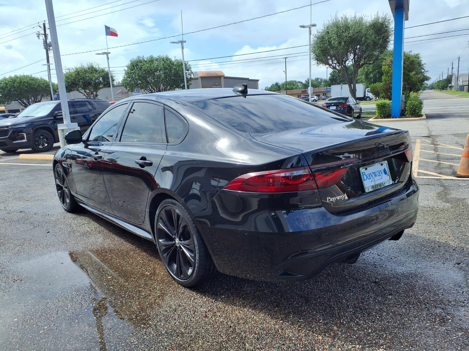 Used 2024 Jaguar XF R-Dynamic SE AWD/4WD image 24