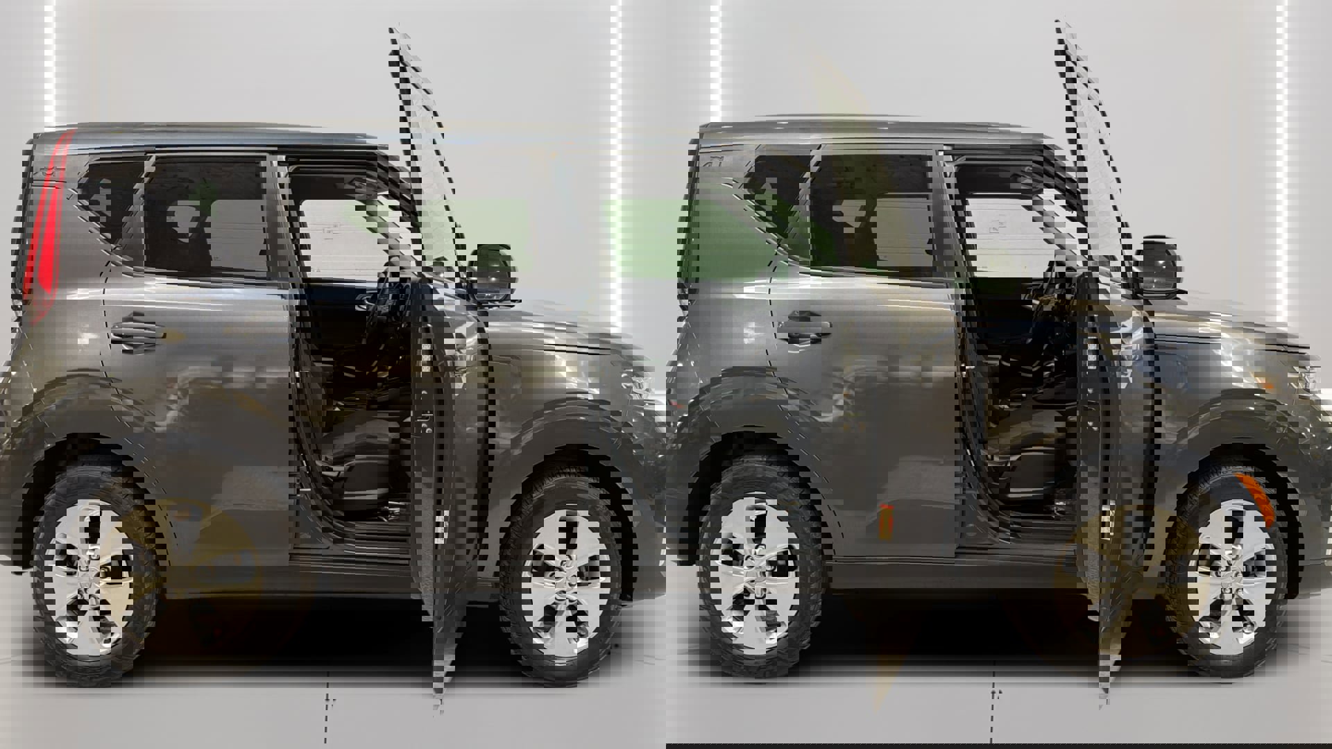 Used 2021 Kia Soul LX image 17