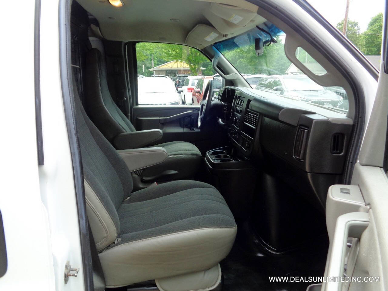 Used 2020 GMC Savana 2500 w/ Driver Convenience Package image 19