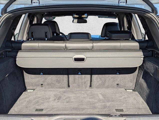 Used 2025 BMW X5 xDrive50e image 6