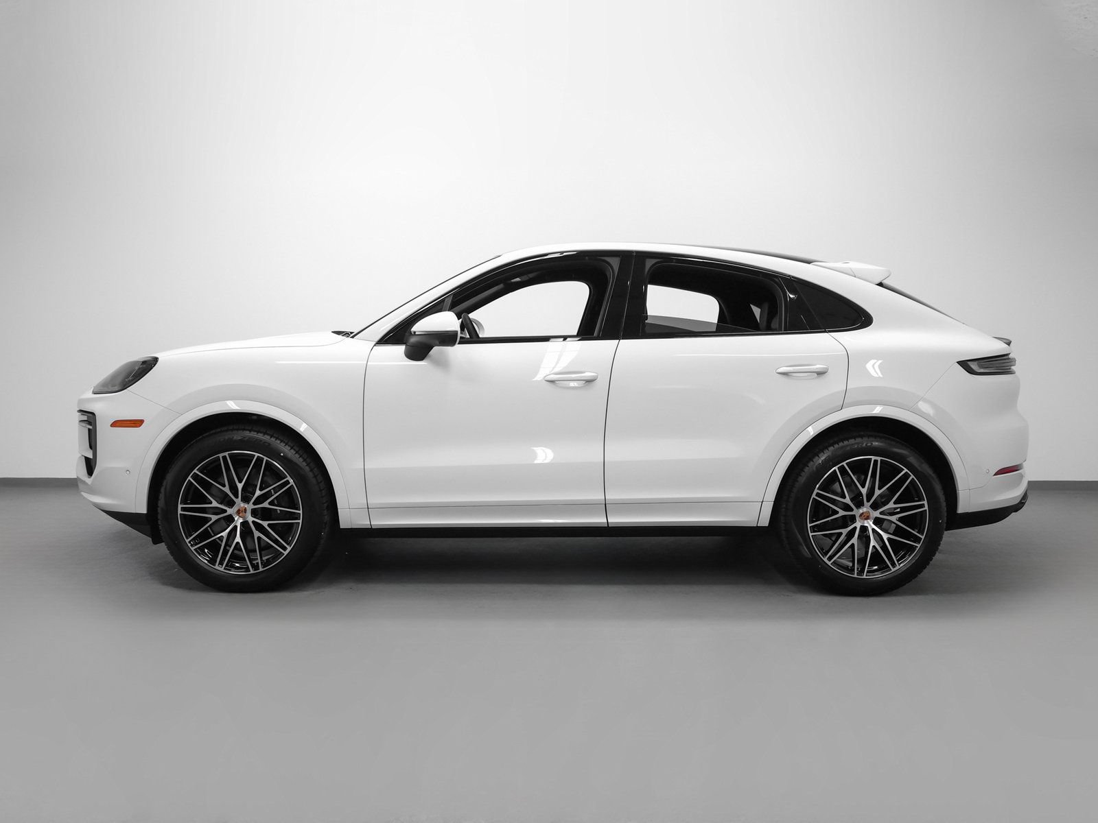 New 2026 Porsche Cayenne Coupe AWD/4WD image 2
