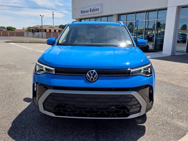 New 2026 Volkswagen Taos SE FWD image 2
