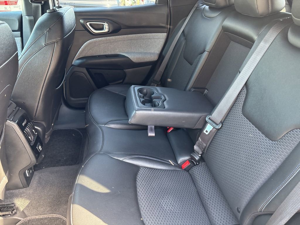 Used 2024 Jeep Compass Latitude image 15