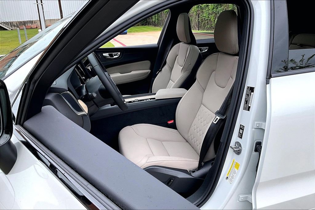 New 2026 Volvo XC60 T8 Plus w/ Protection Package Premier AWD/4WD image 37