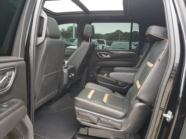 Used 2022 GMC Yukon XL AT4 AWD/4WD image 14
