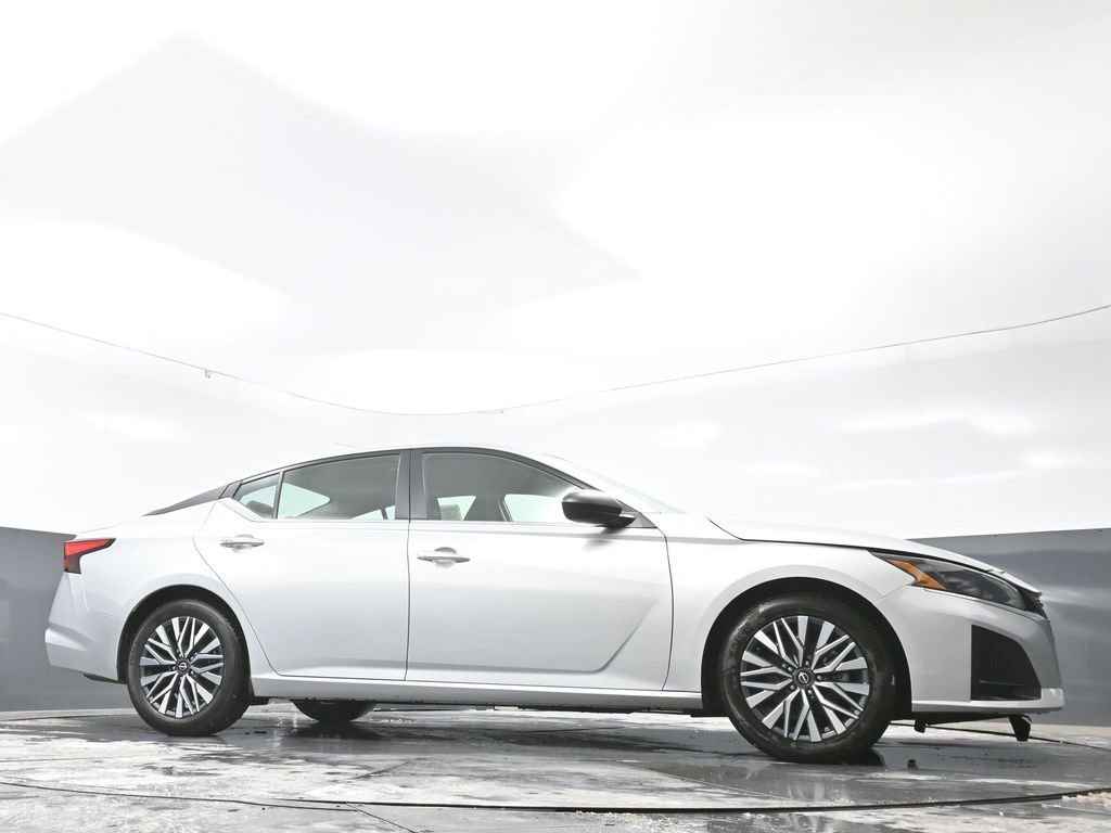 Used 2024 Nissan Altima 2.5 SV image 48