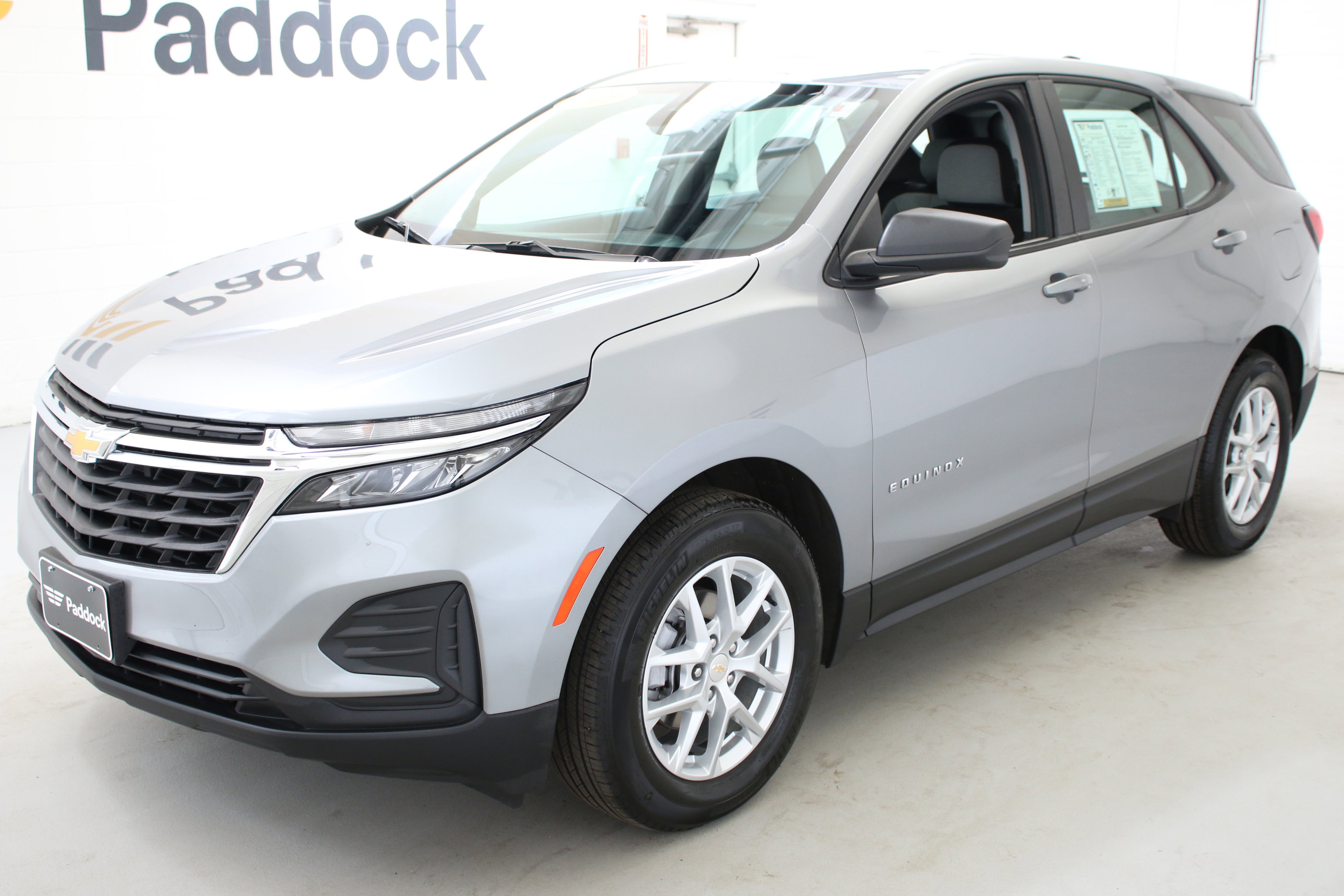 Used 2023 Chevrolet Equinox LS FWD image 3