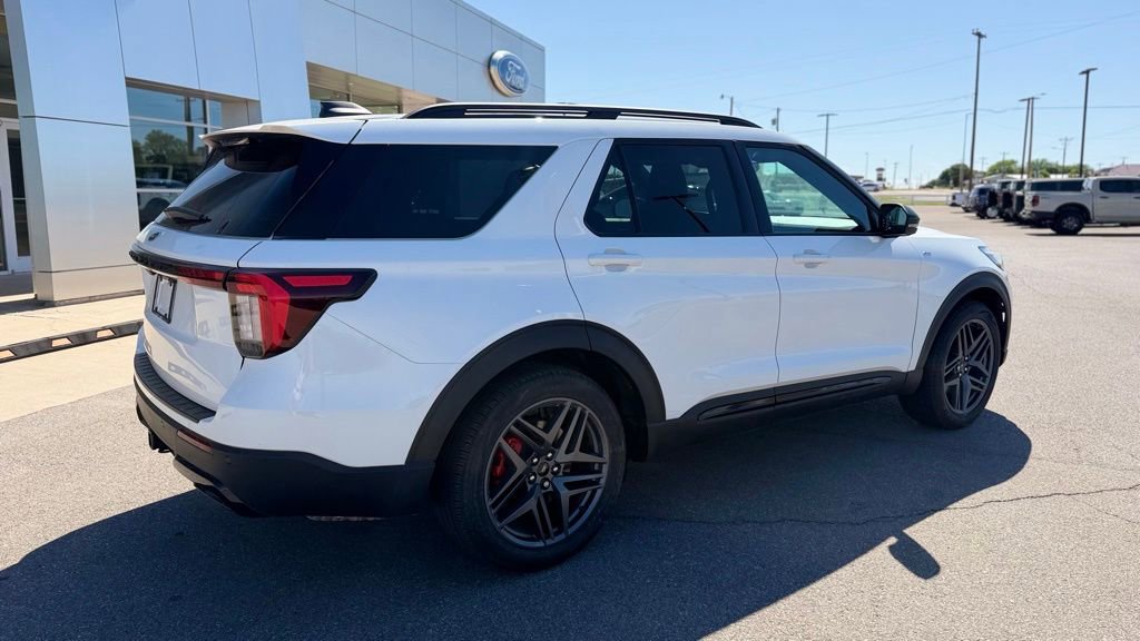 Used 2025 Ford Explorer ST-Line w/ Premium Package RWD image 4