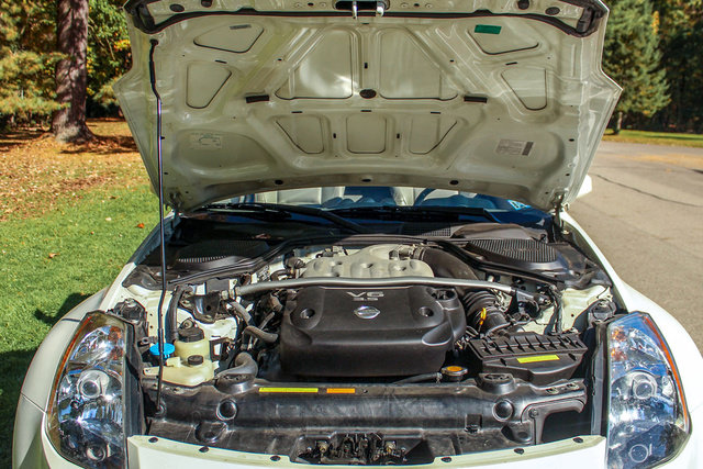 Used 2004 Nissan 350Z Touring RWD image 24