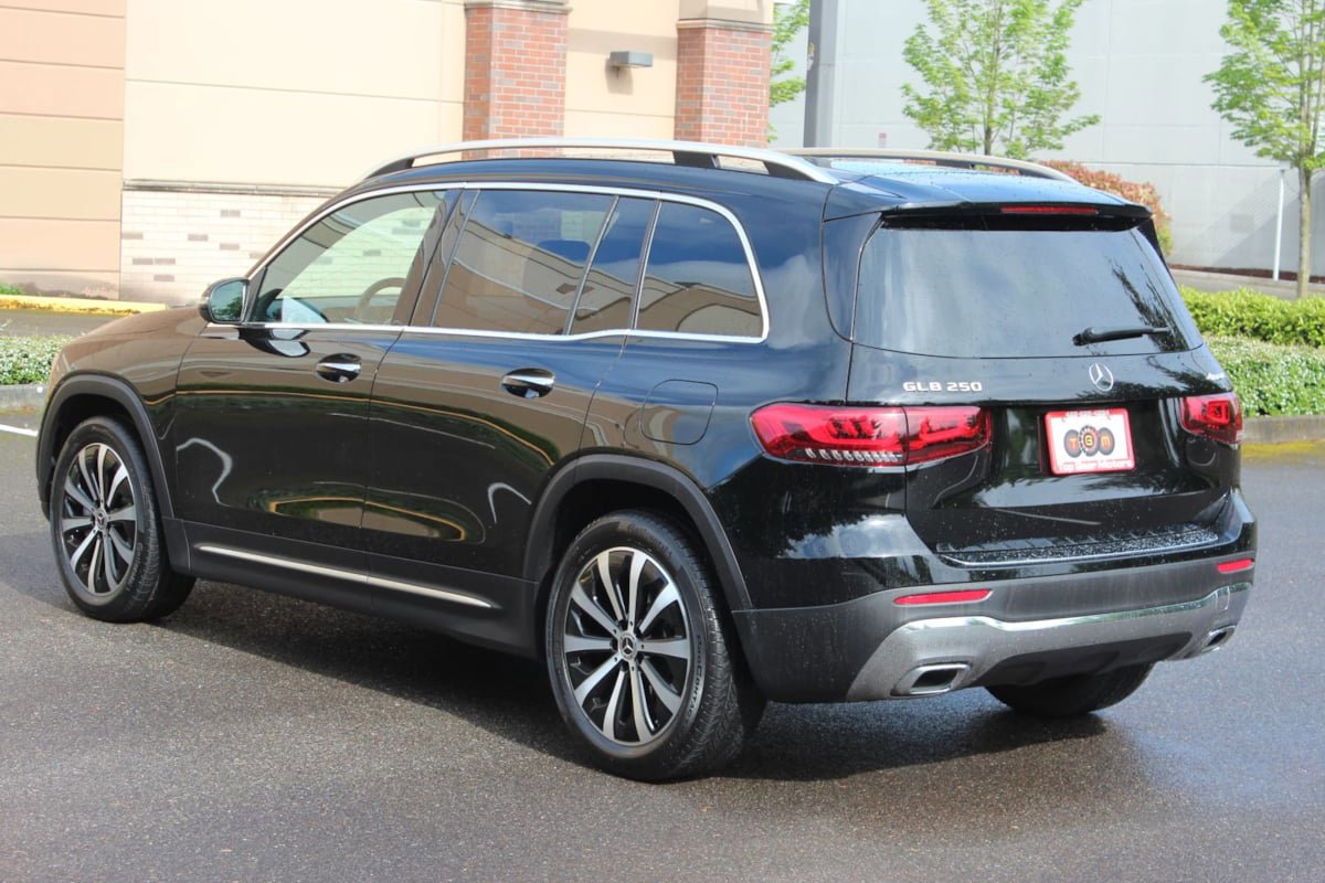 Used 2021 Mercedes-Benz GLB 250 4MATIC image 3