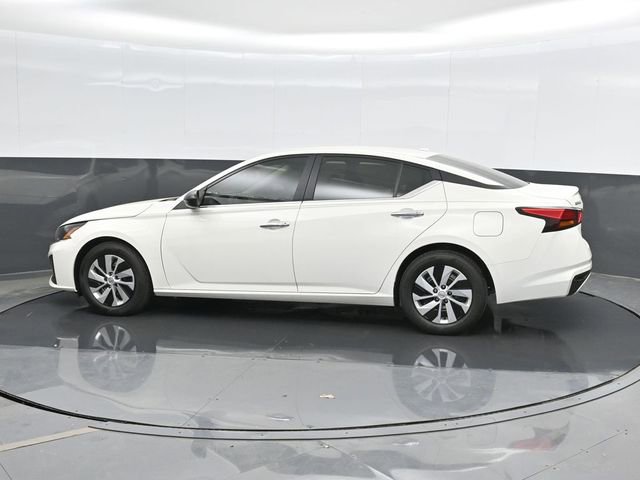 Used 2025 Nissan Altima 2.5 S FWD image 9