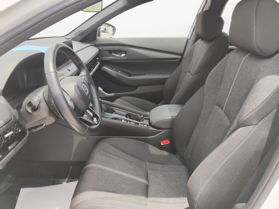 Certified 2025 Honda Accord Sport image 9