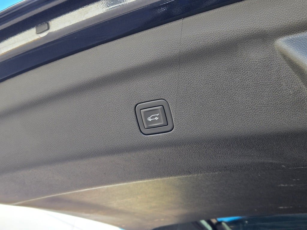 Certified 2025 Chevrolet Tahoe LT AWD/4WD image 17