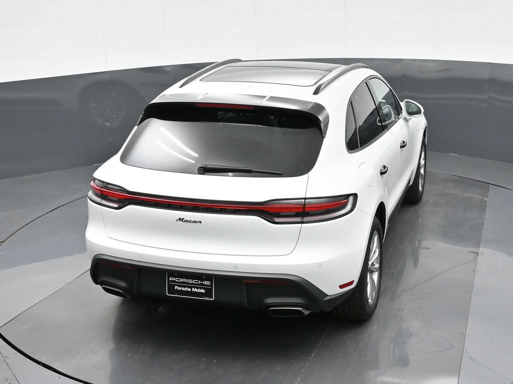 Certified 2026 Porsche Macan AWD/4WD image 28