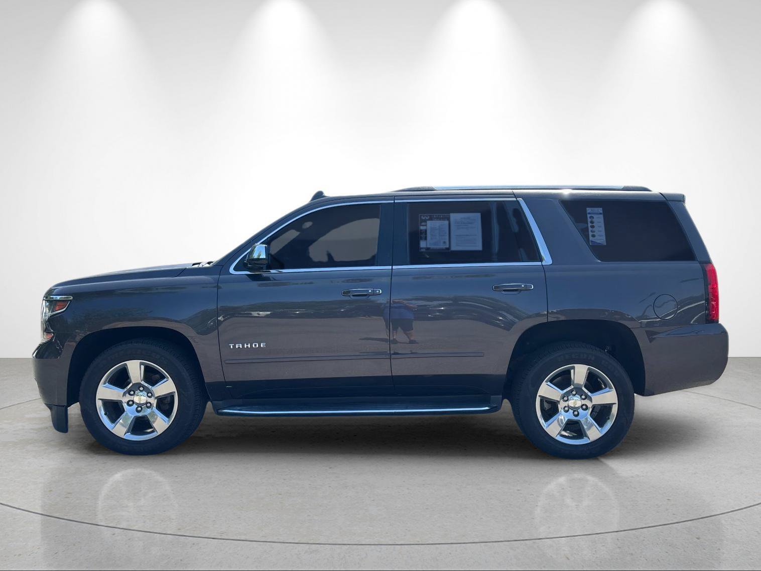 Used 2017 Chevrolet Tahoe Premier RWD image 2