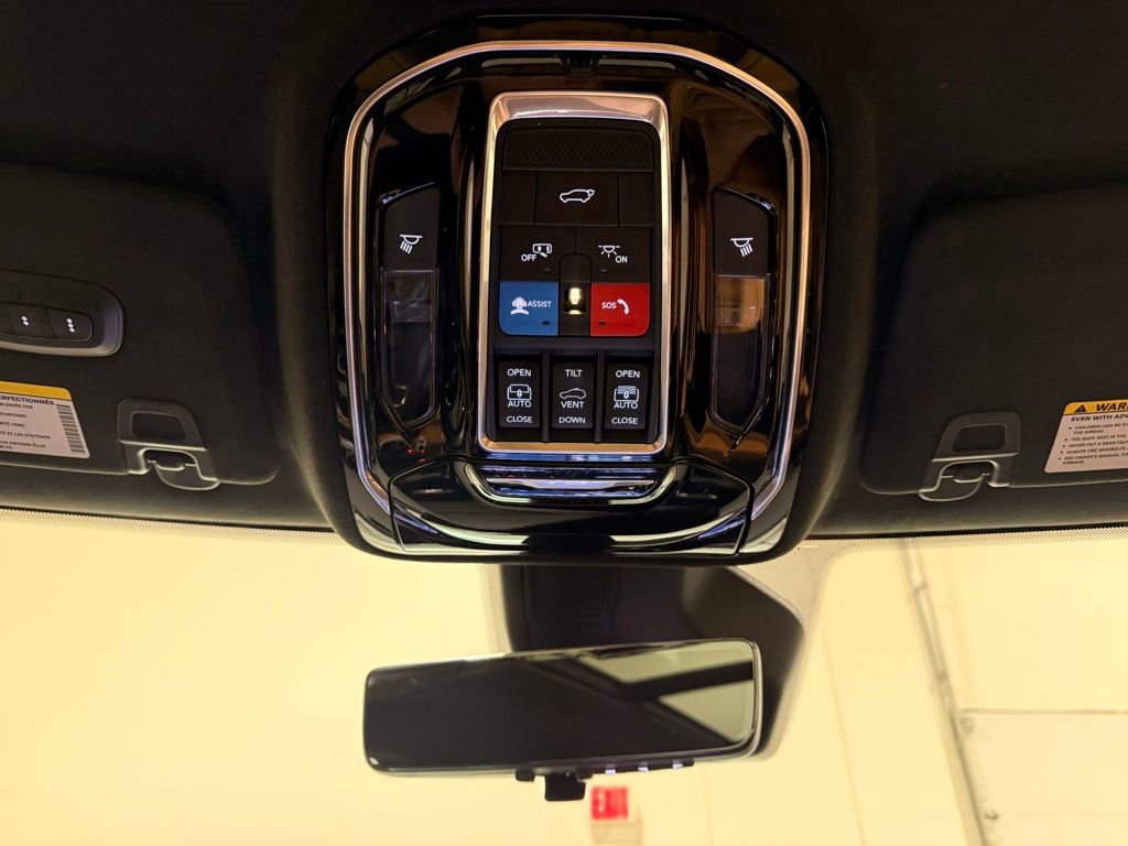 Used 2022 Jeep Grand Cherokee Summit AWD/4WD image 22